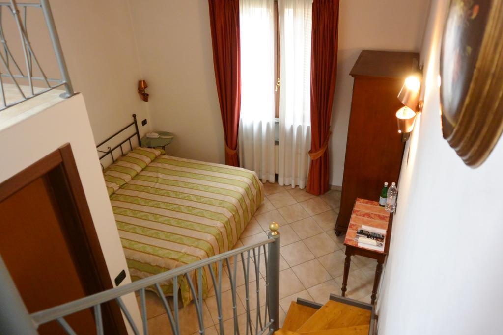 Hotel Ristorante Italia Certosa di Pavia Kültér fotó
