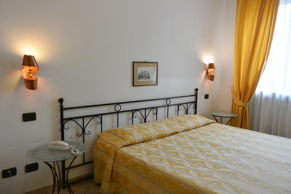 Hotel Ristorante Italia Certosa di Pavia Kültér fotó