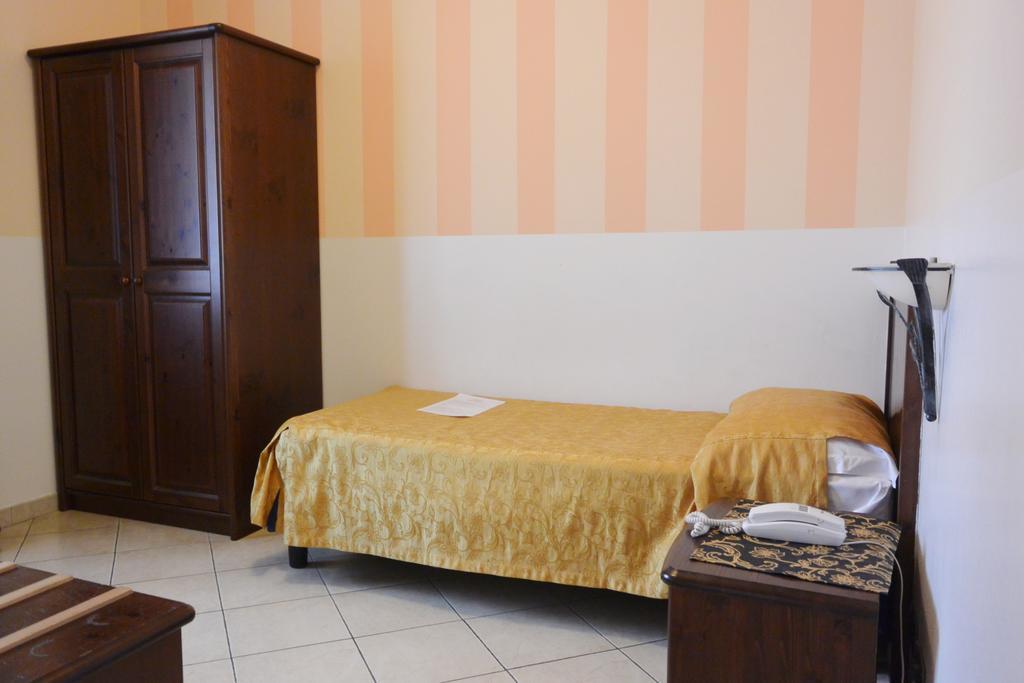 Hotel Ristorante Italia Certosa di Pavia Kültér fotó